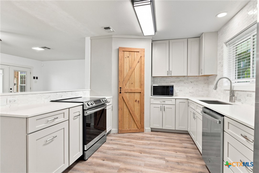 1501 Wall, Belton, TX 76513 — photo 1