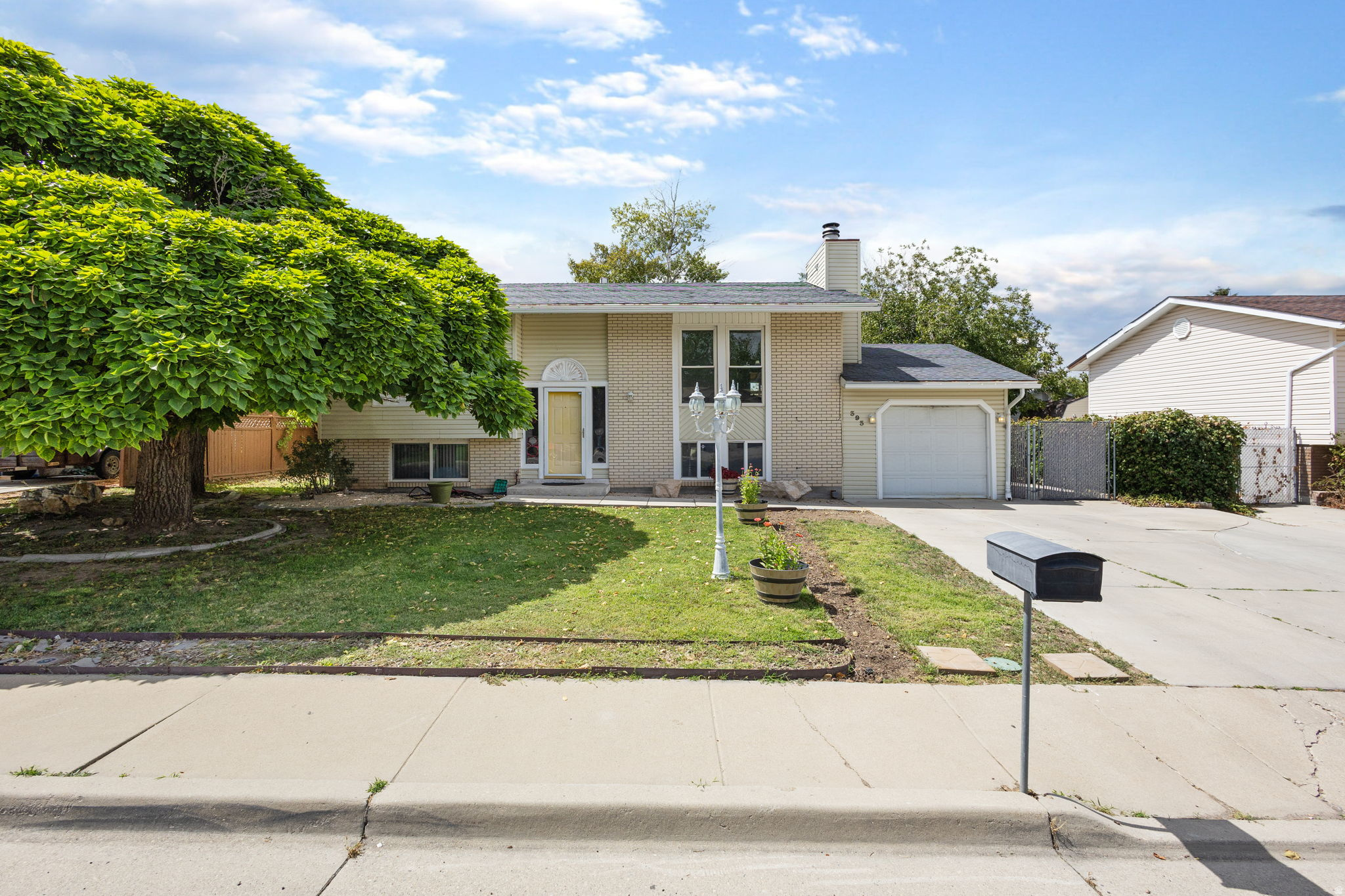 393 N TAHOE ST, Tooele, UT 84074 — photo 1