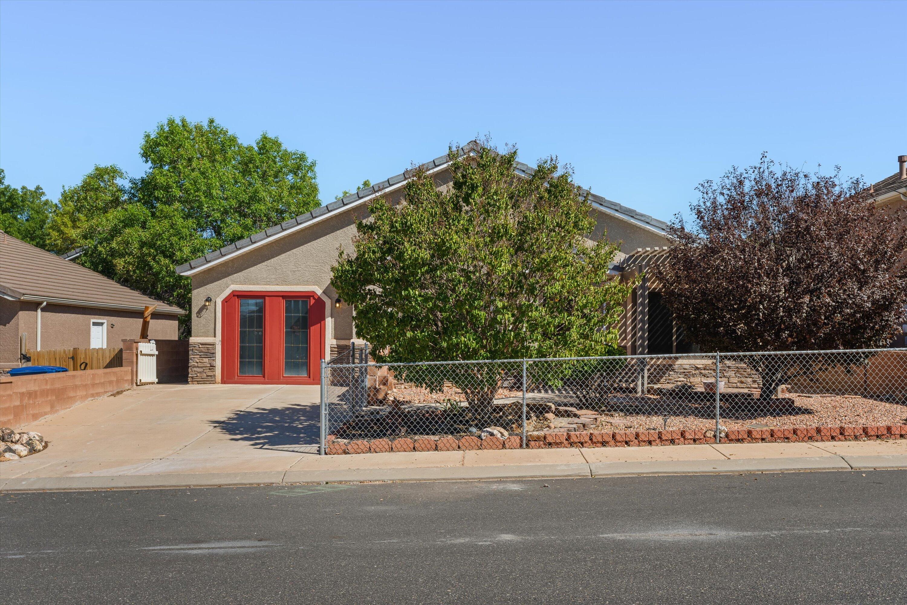 65 E 420 ST N, La Verkin, UT 84745
