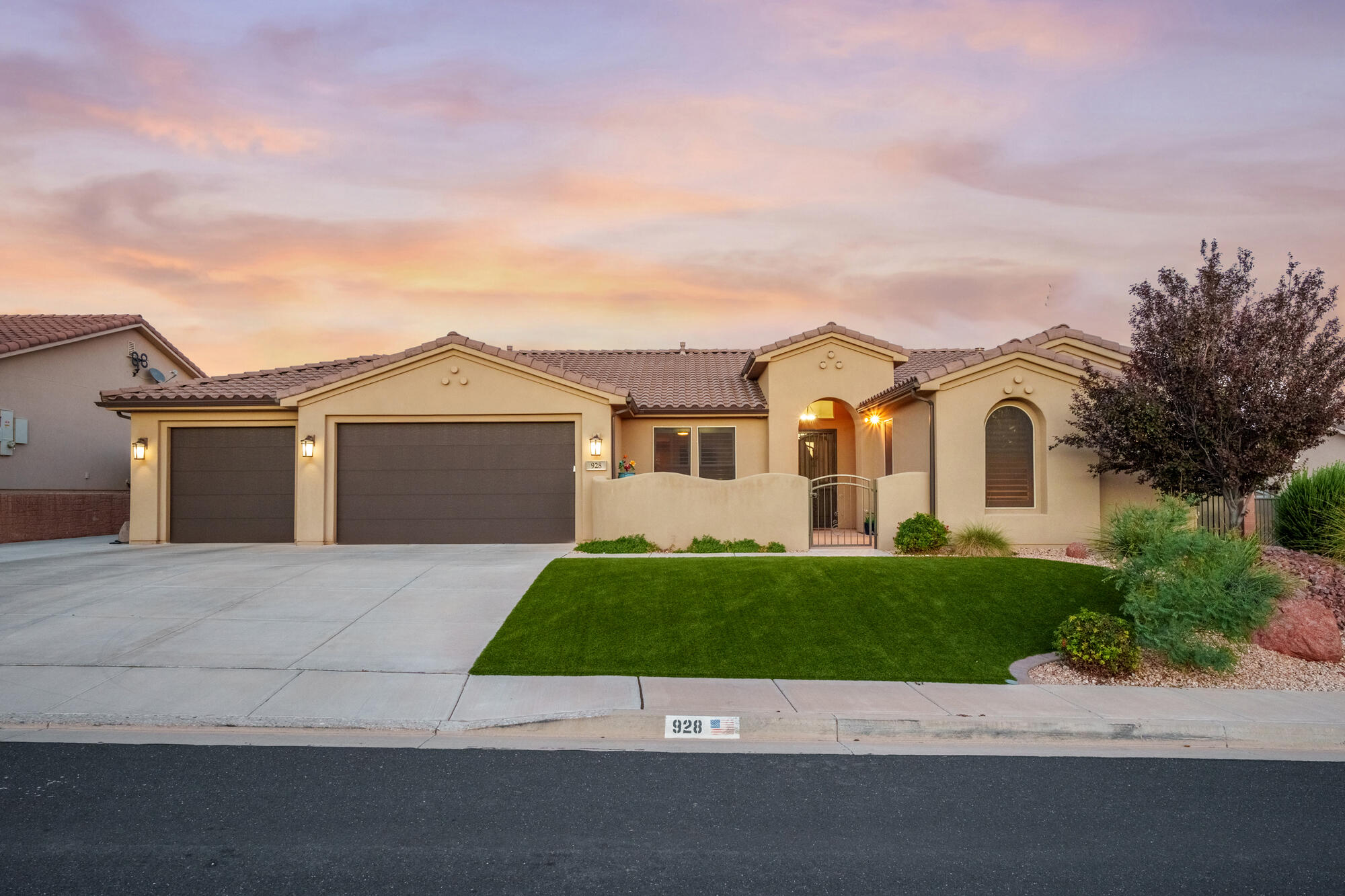928 N Via Del Medio, Washington, UT 84780 — photo 1