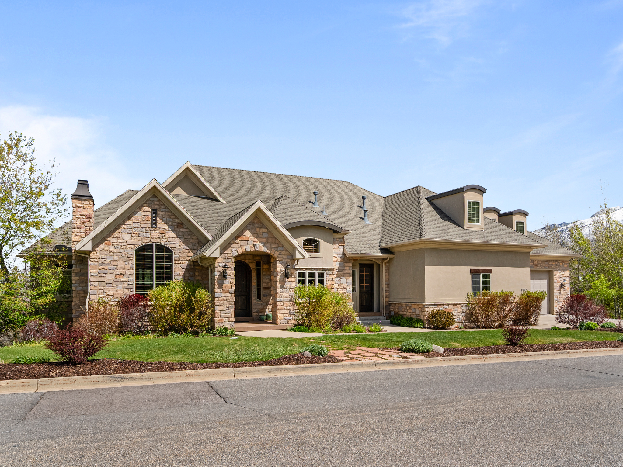 1503 E MEADOW BLUFF LN, Draper, UT 84020 — photo 1