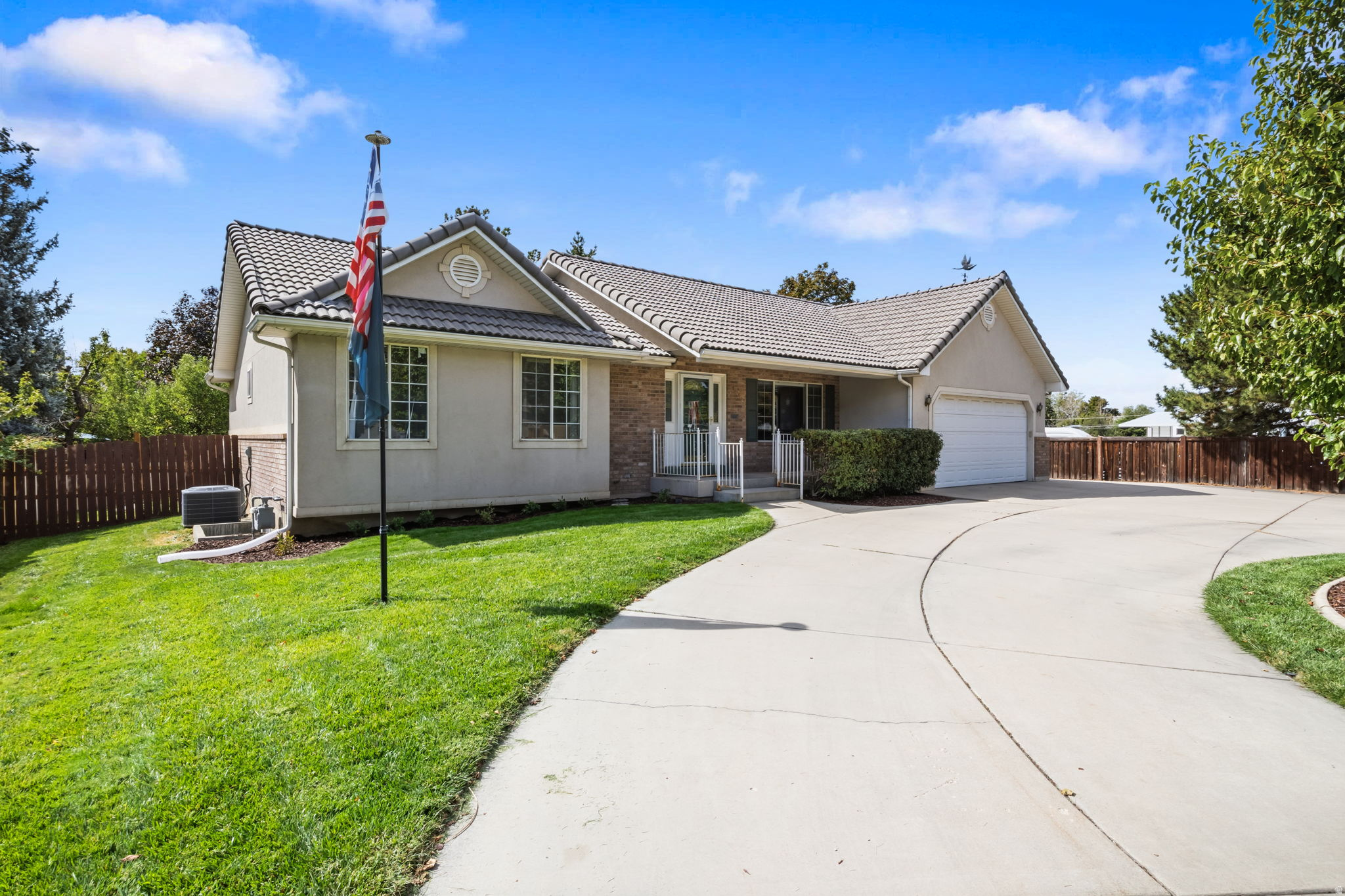 1042 E CENTER ST, Orem, UT 84097 — photo 1