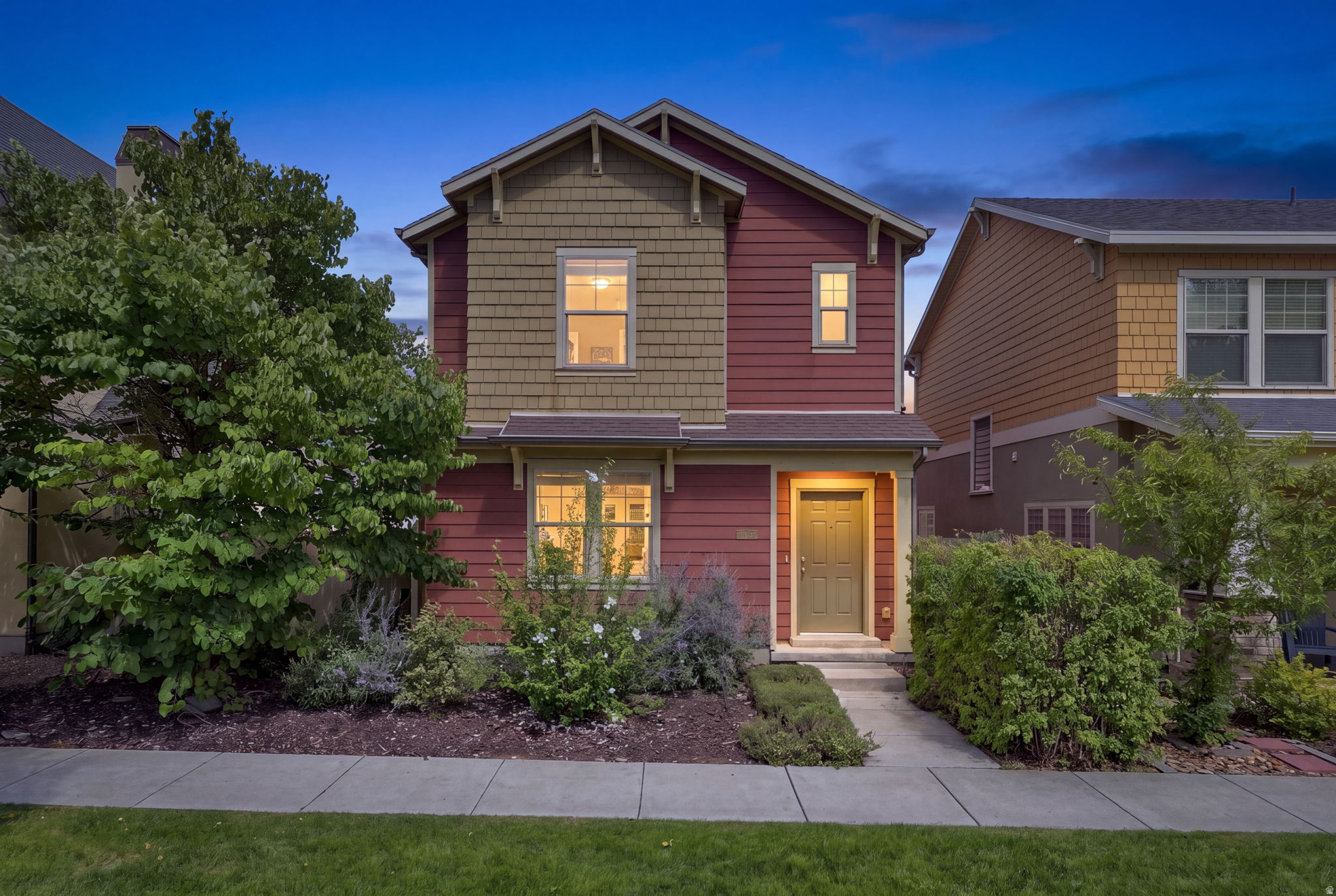 10574 S OZARKS DR, South Jordan, UT 84095 — photo 1
