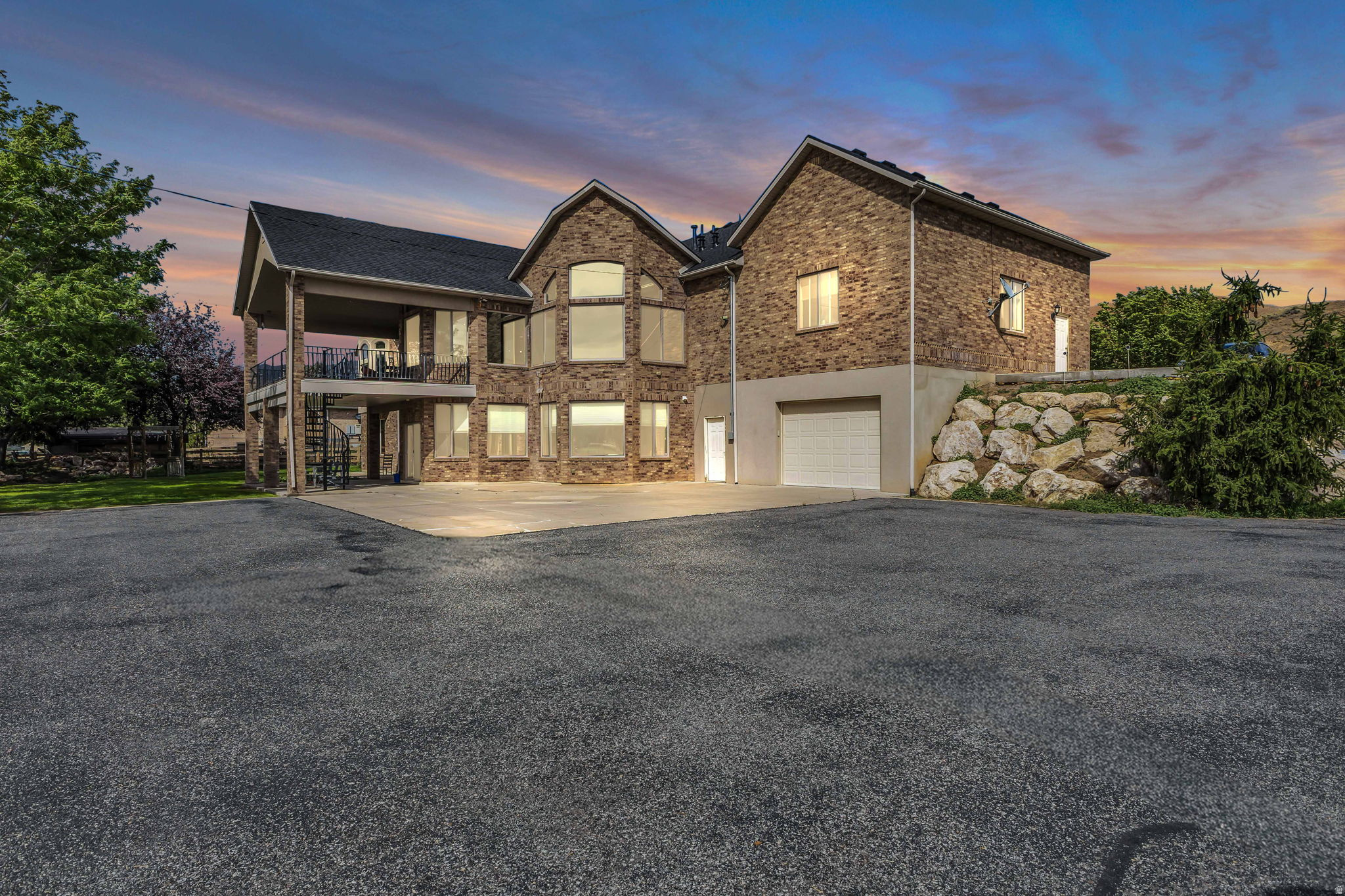 1236 S HIGHWAY 66