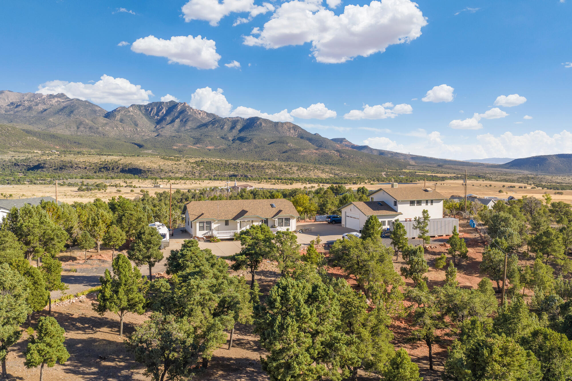 708 E MULE DEER RD, Central, UT 84722