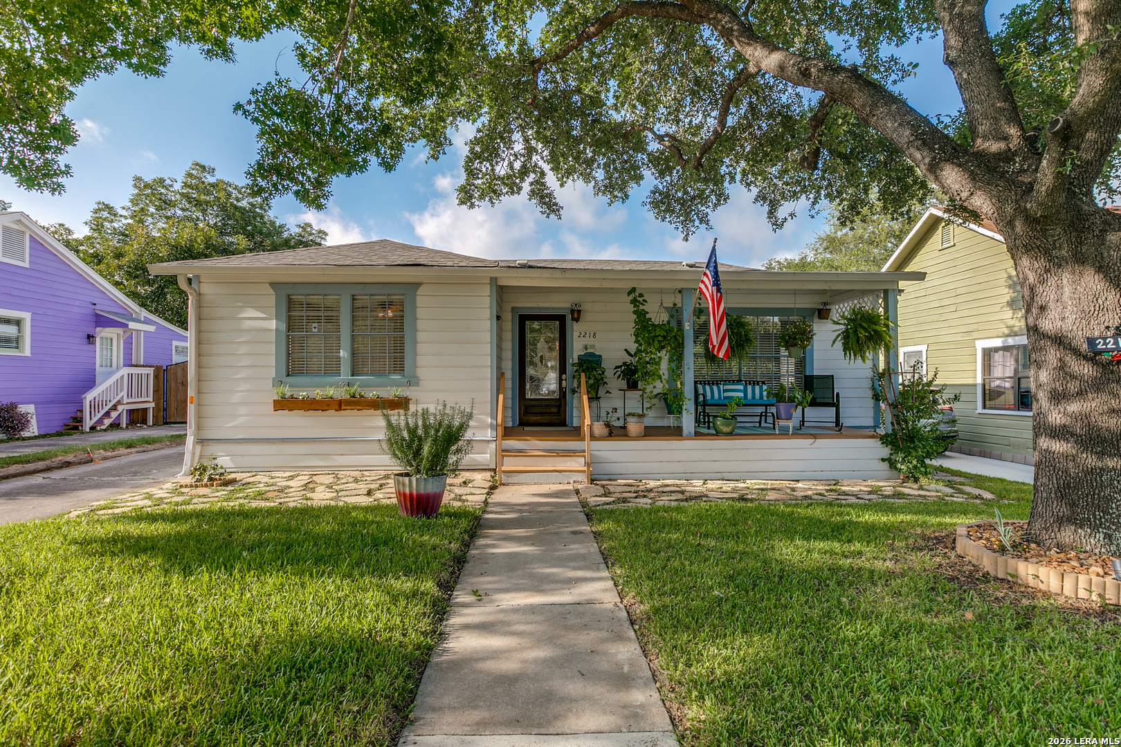 2218 W MAGNOLIA AVE, San Antonio, TX 78201 — photo 1