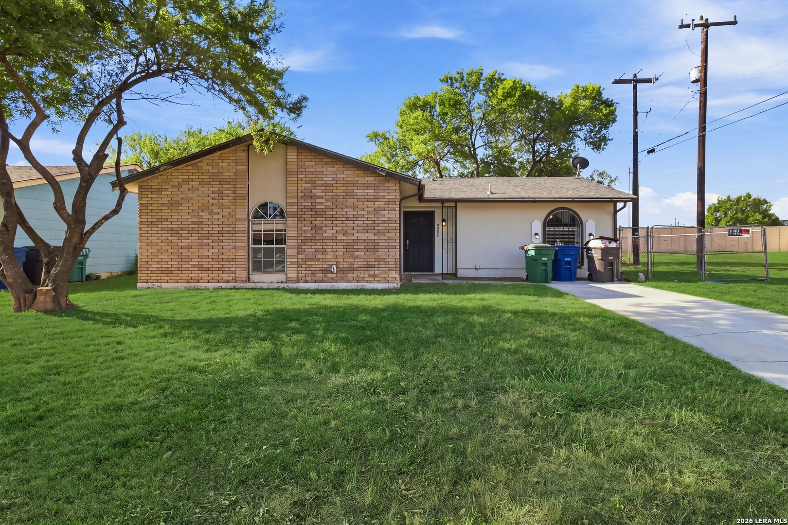 5202 Village Hvn, San Antonio, TX 78218 — photo 1