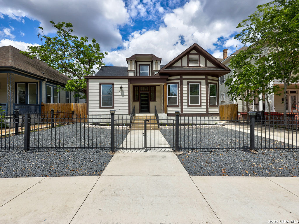 507 W MISTLETOE AVE, San Antonio, TX 78212 — photo 1