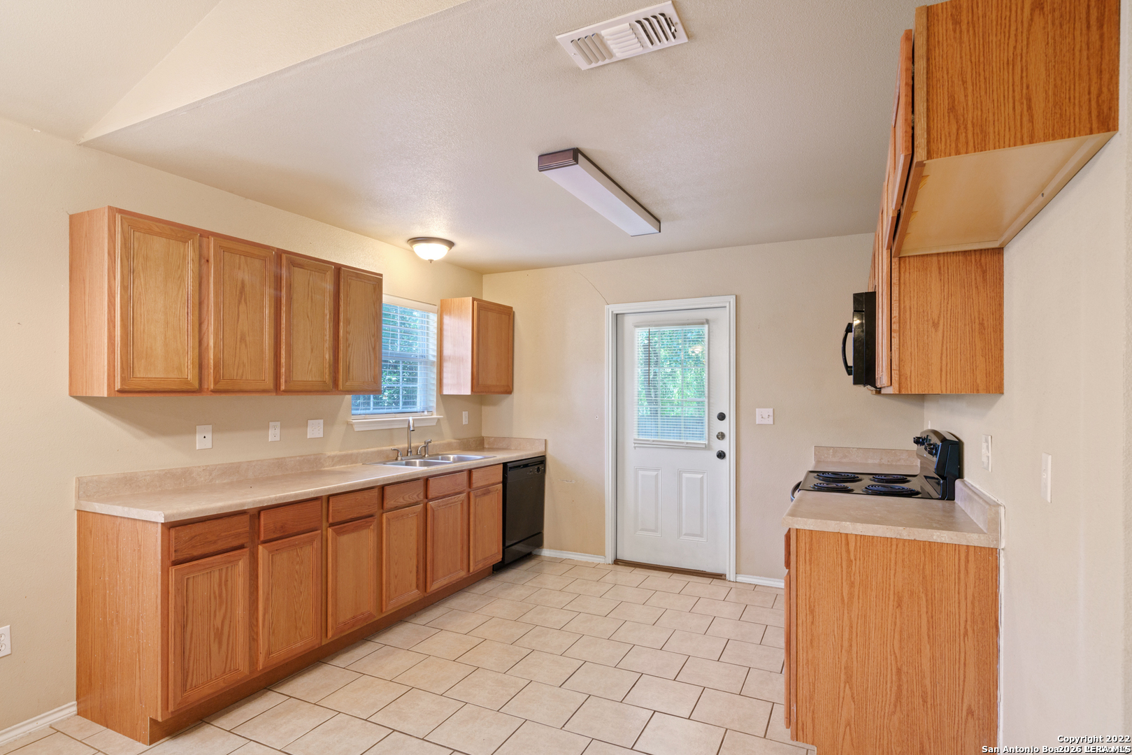 280 Rosalie Dr, ,  78130 — photo 1