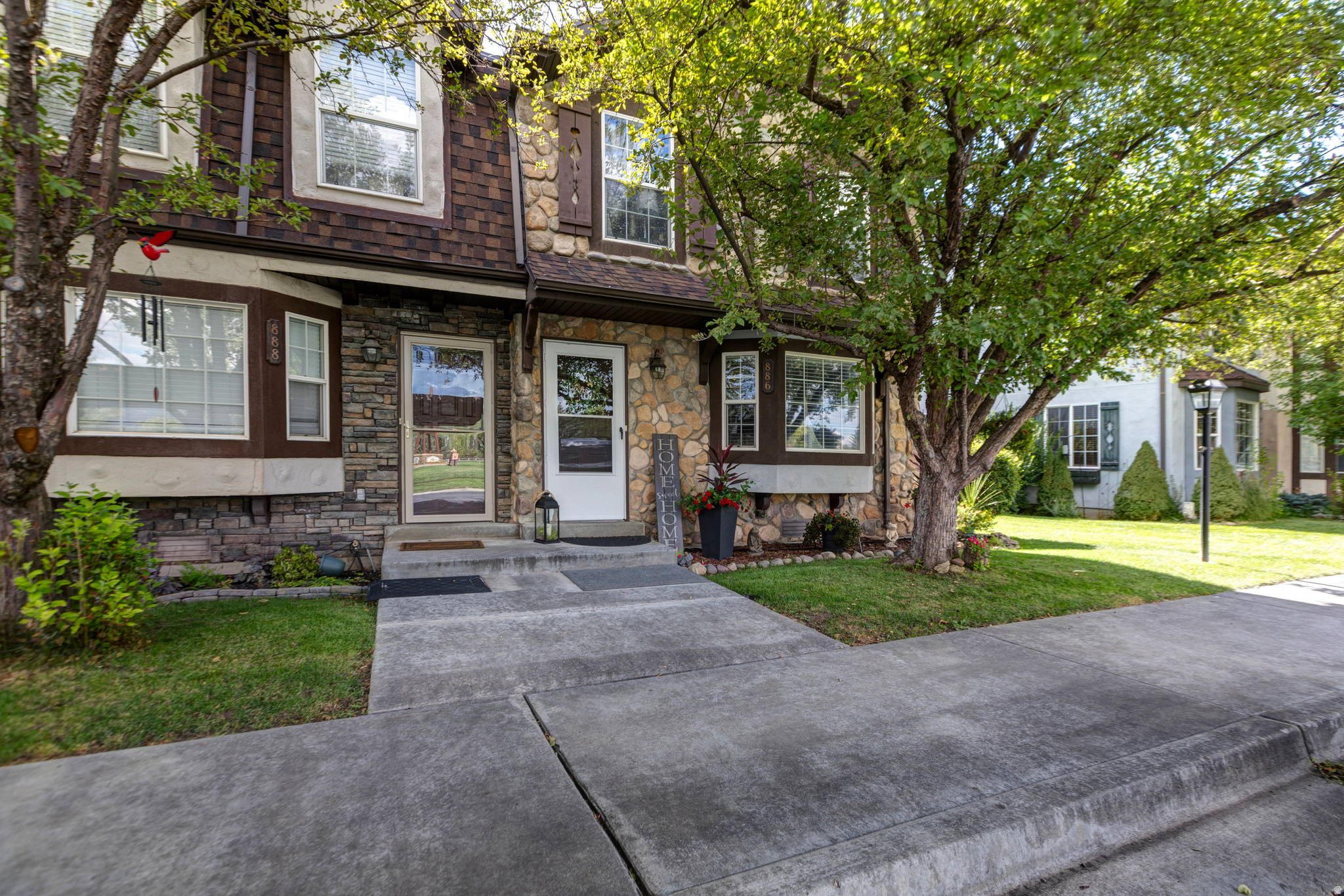 886 E HAMLET CIR, Midway, UT 84049 — photo 1