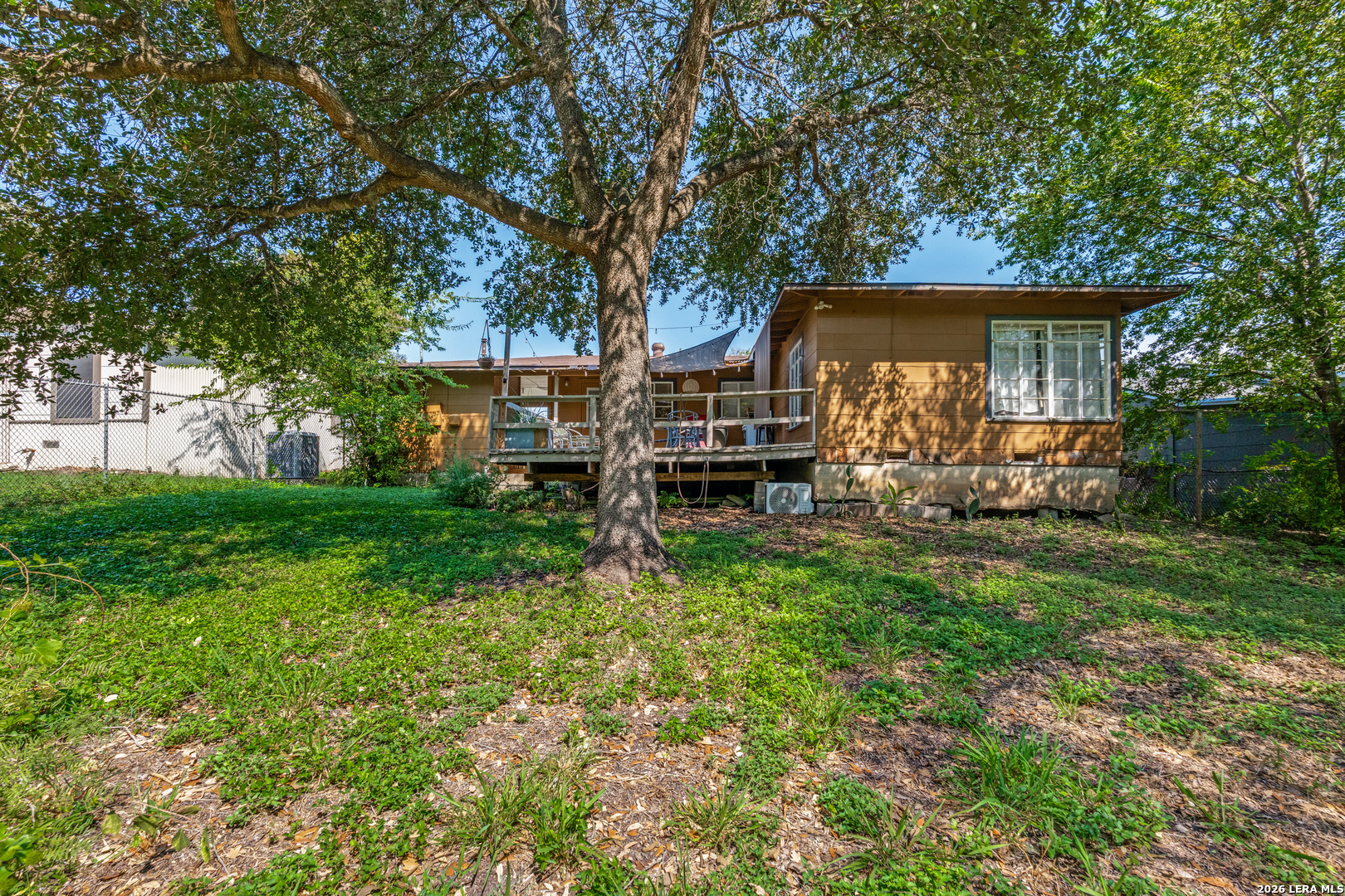 526 Sumner Dr, ,  78209 — photo 1