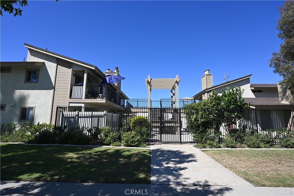 810 Center Street, Costa Mesa, CA 92627 — photo 1