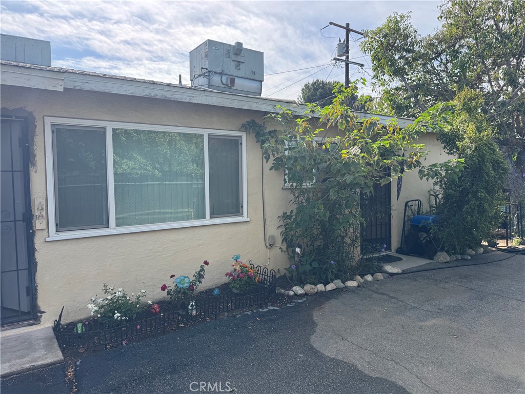 120 E South Street, Rialto, CA 92376 — photo 1