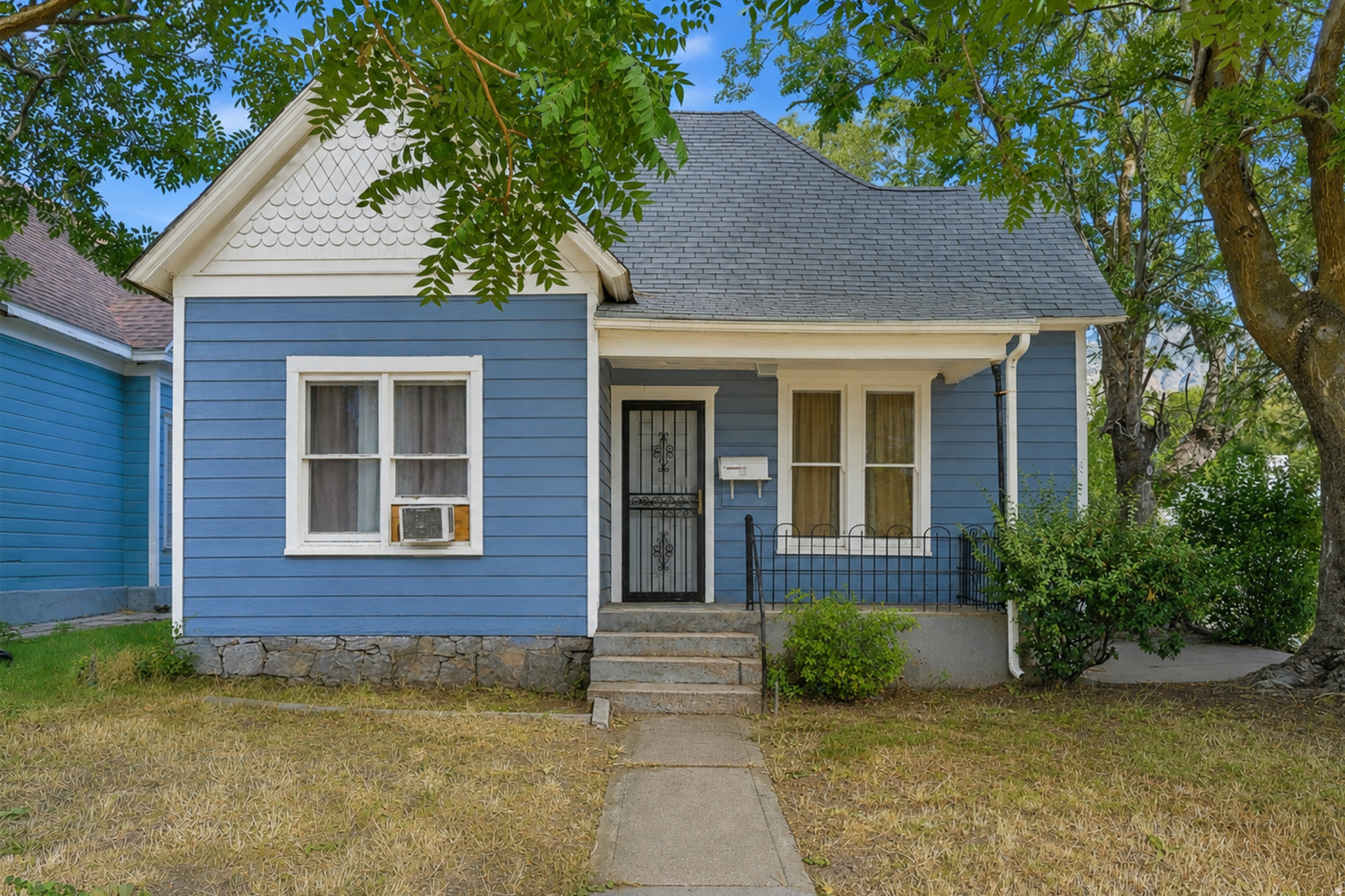 1986  JACKSON AVE