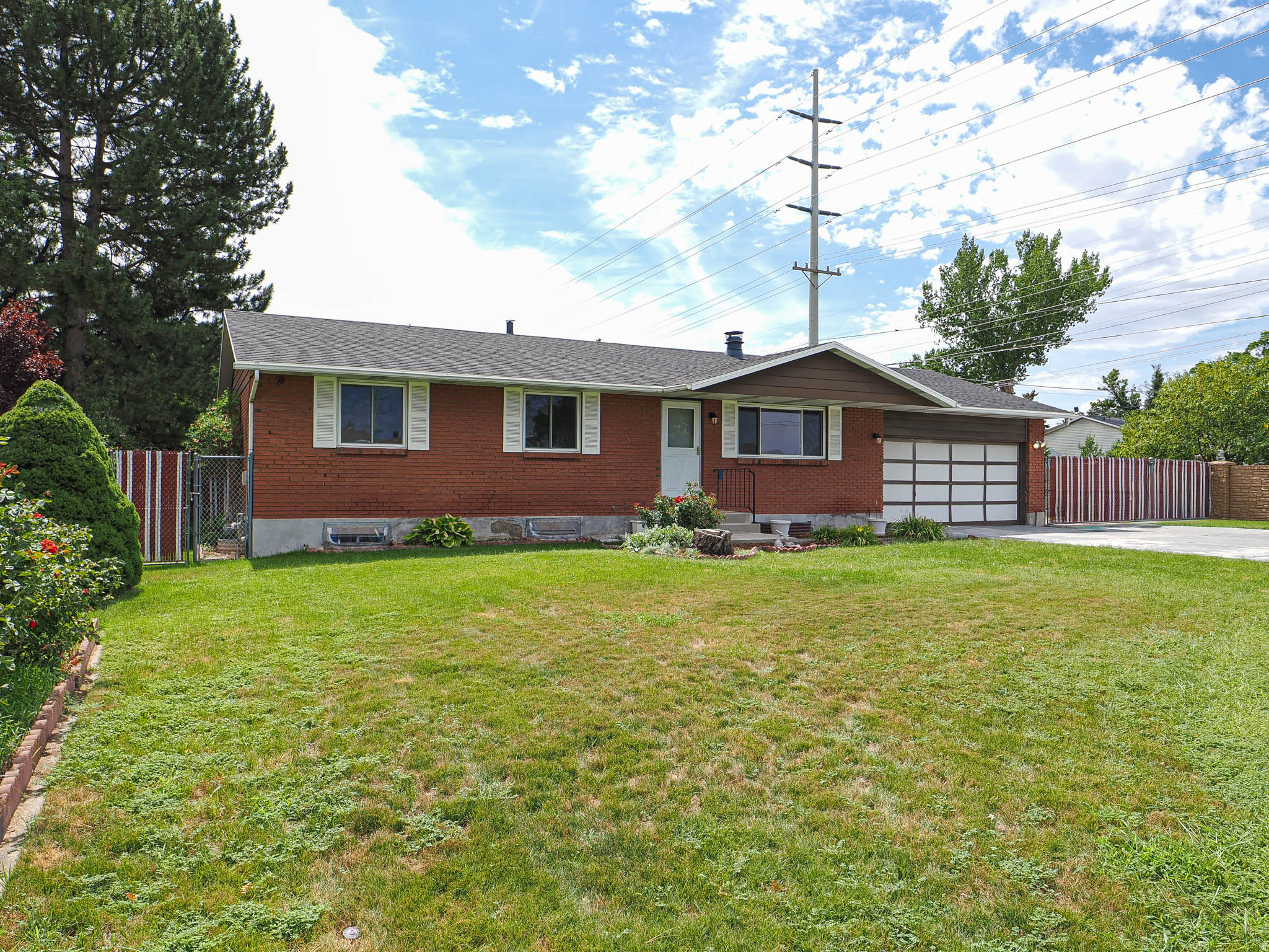2683 W CASTLE OAKS CIR, Taylorsville, UT 84129 — photo 1