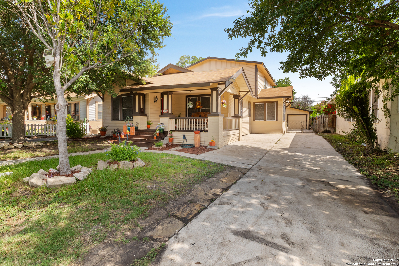 439 E French Pl, San Antonio, TX 78212 — photo 1