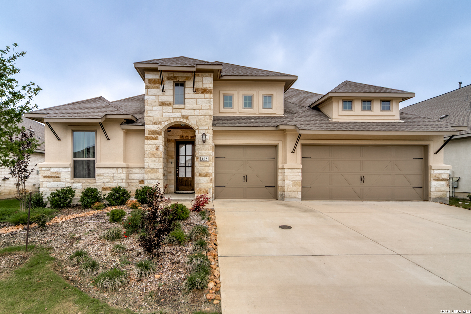 107 Valencia, Boerne, TX 78006 — photo 1