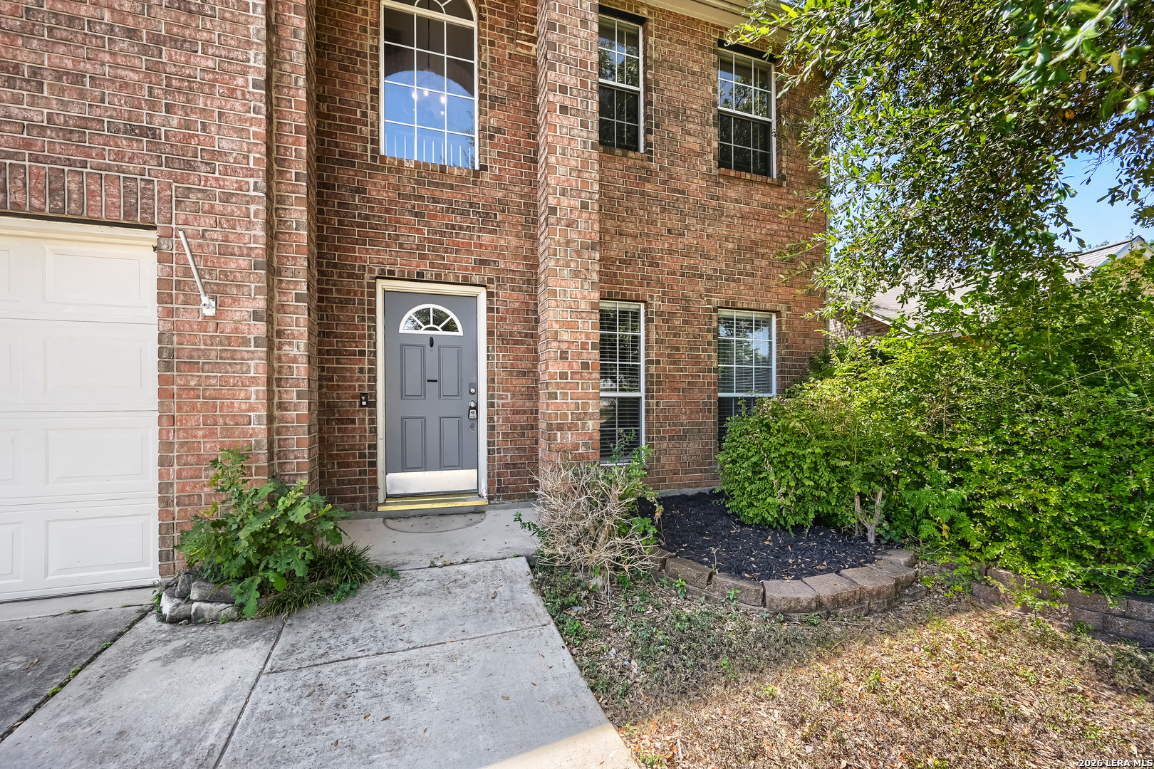 8103 Heritage Park Dr, San Antonio, TX 78240 — photo 1