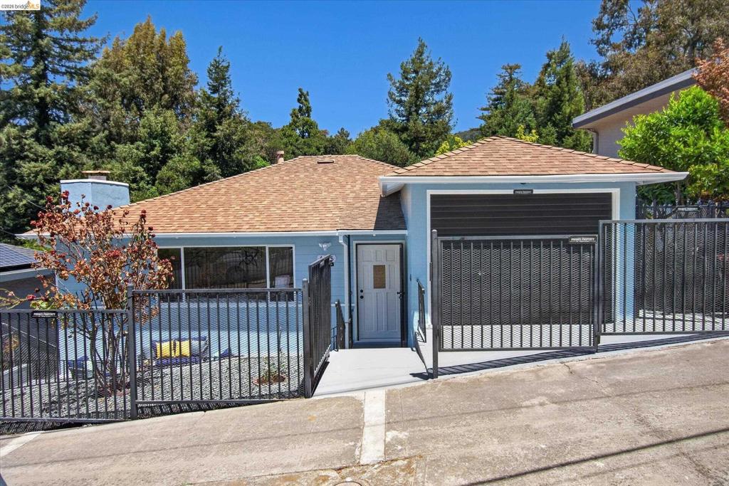 6138 Oakdale, Oakland, CA 94605 — photo 1