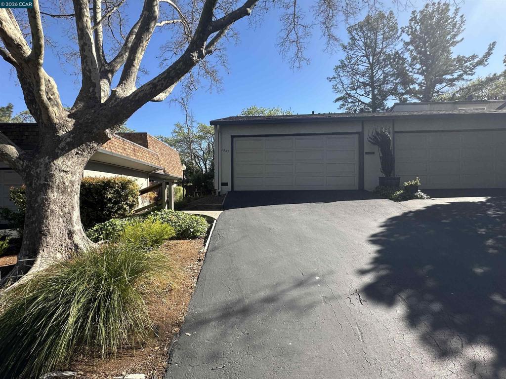 1827 Holland Dr, Walnut Creek, CA 94597 — photo 1