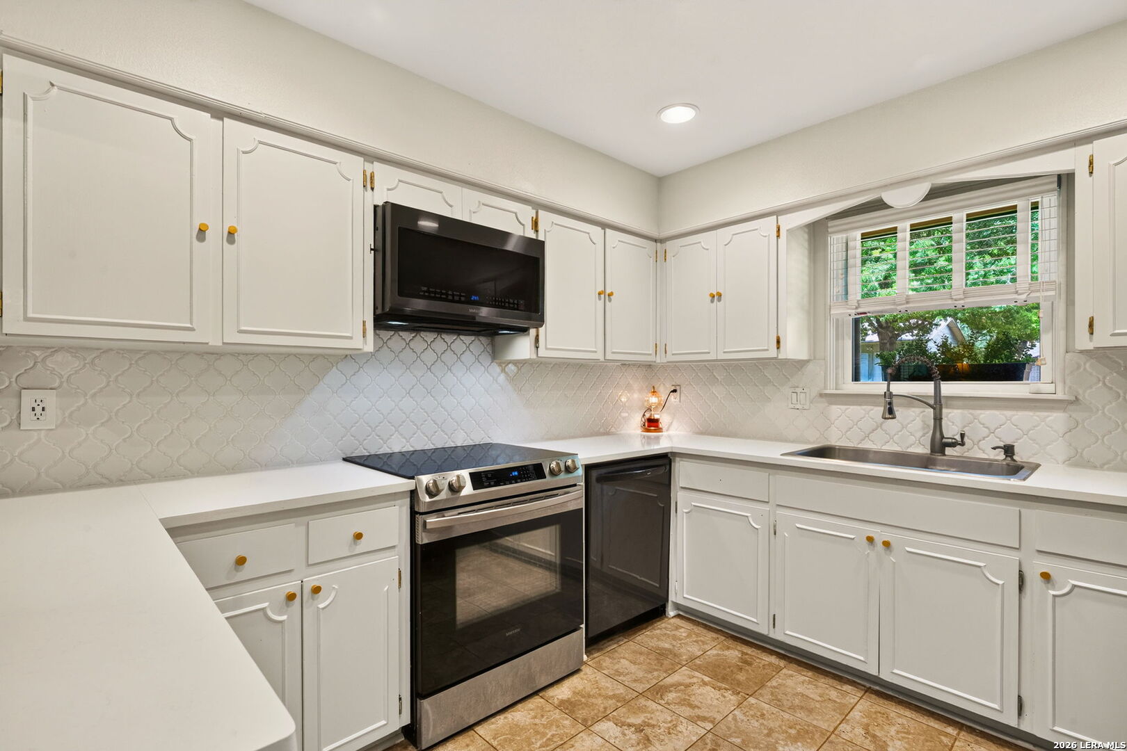 6107 Forest Bnd, , 78240 — photo 1