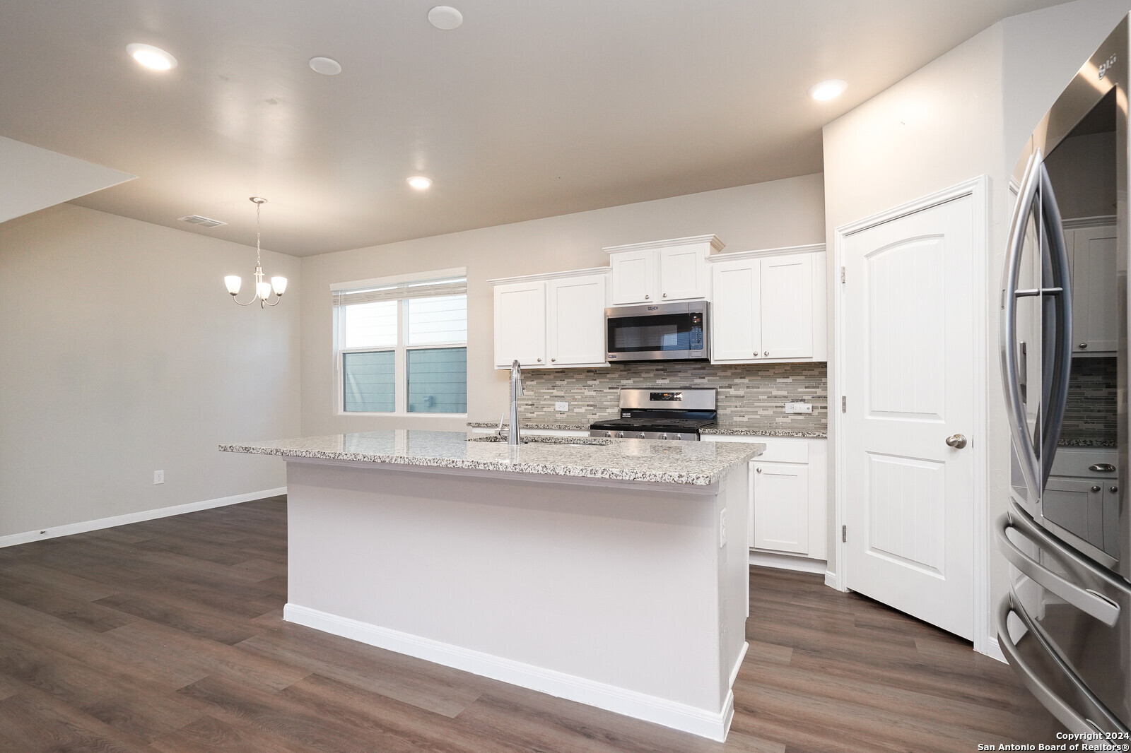 3915 Ivy Path, , 78152 — photo 1