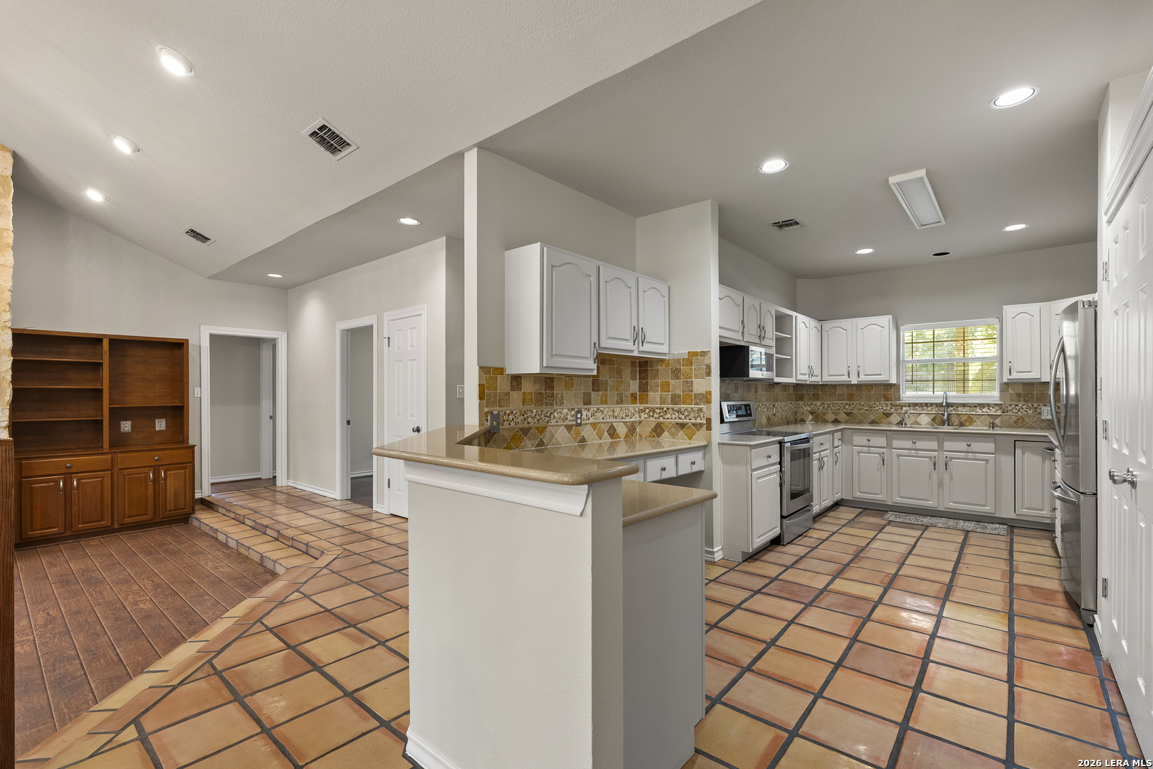 624 HIGH COUNTRY RDG, ,  78260 — photo 1