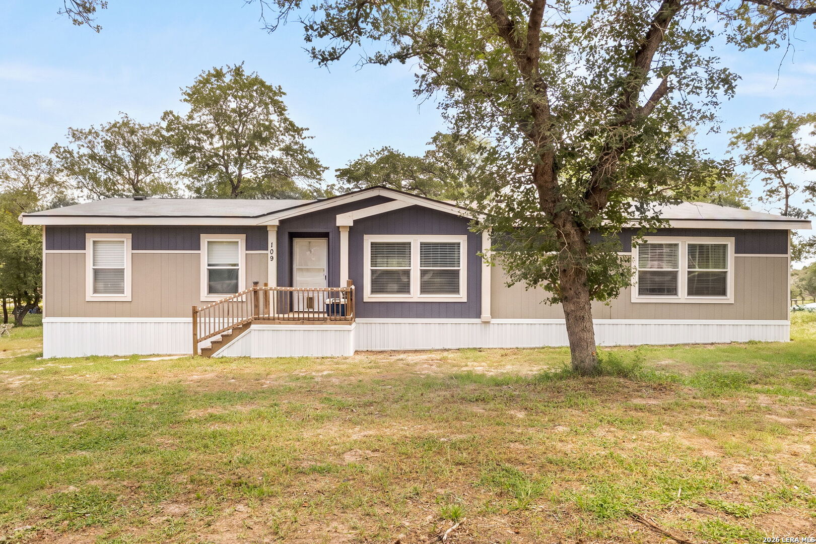 159 HIGH SIERRA DR, Seguin, TX 78155 — photo 1
