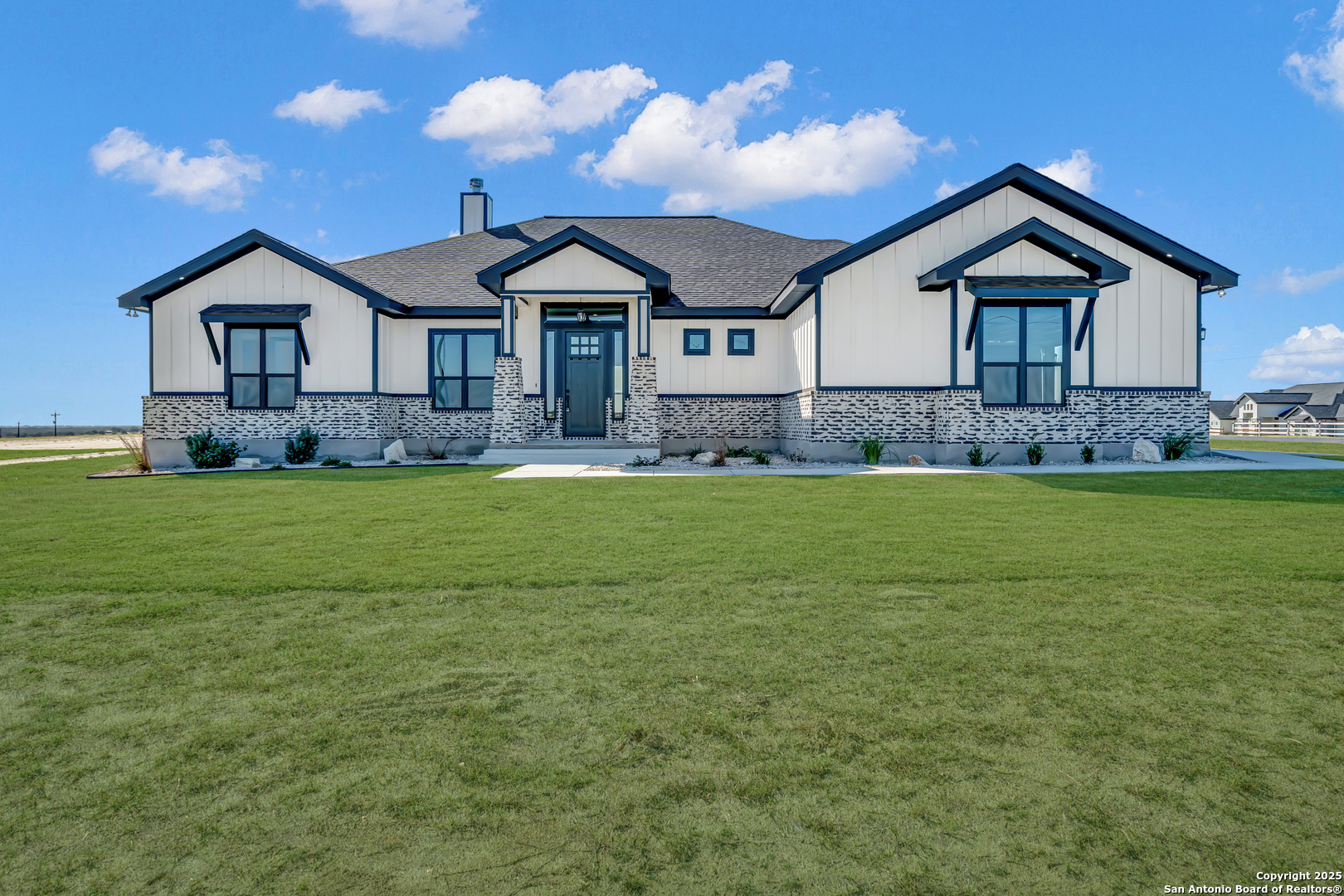 158 Estates Dr, La Vernia, TX 78121 — photo 1