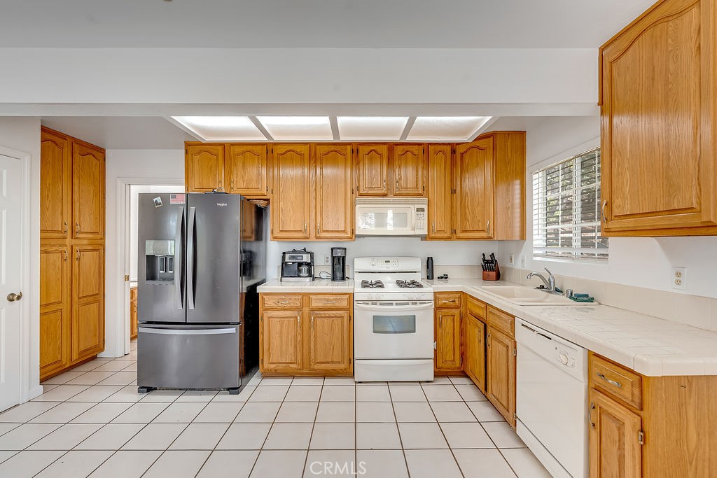318 Old Toll Road, Lake Arrowhead, CA 92352 — photo 1