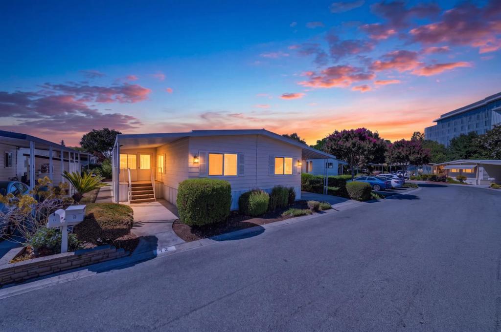 12 Quail Hollow Drive 12