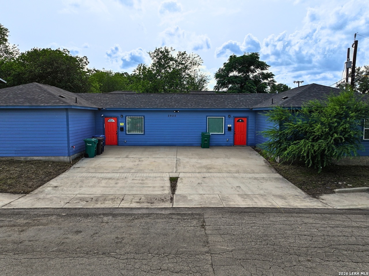 2902 S Laredo St, San Antonio, TX 78207 — photo 1