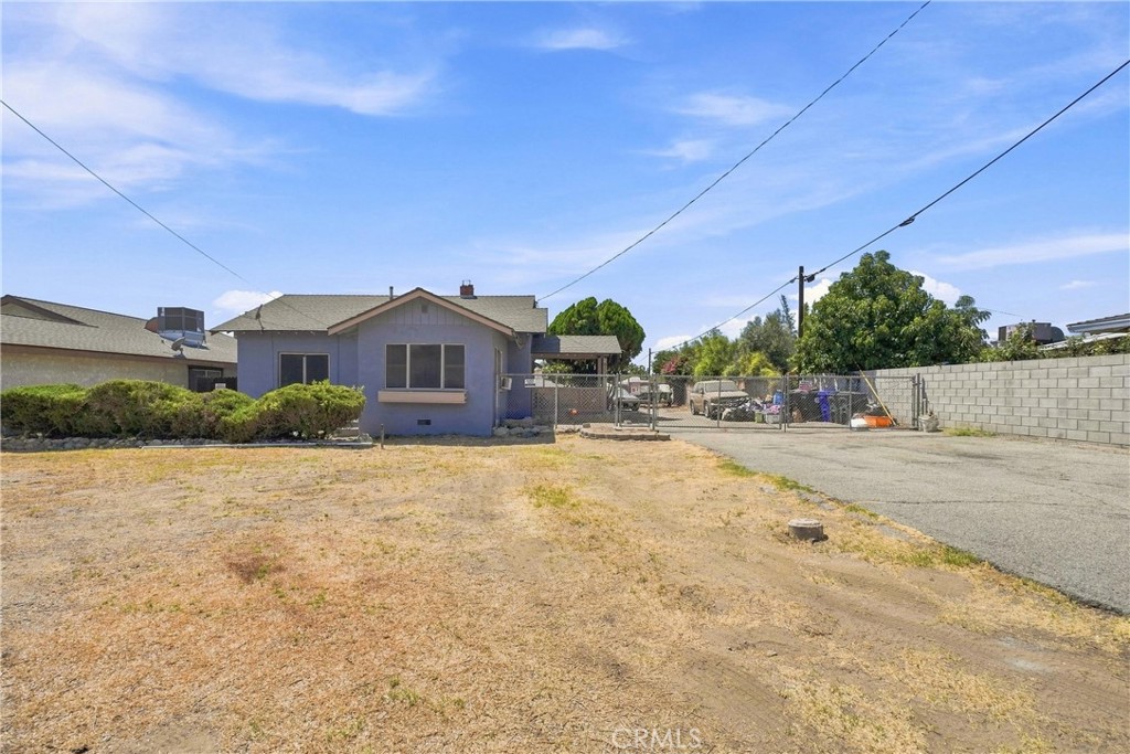 9606 Palmetto, Fontana, CA 92335 — photo 1