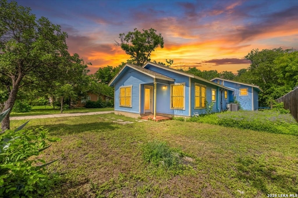 2033 SW 19th ST, San Antonio, TX 78207 — photo 1