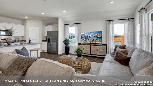 1017 Village Run, , 78155 — photo 1