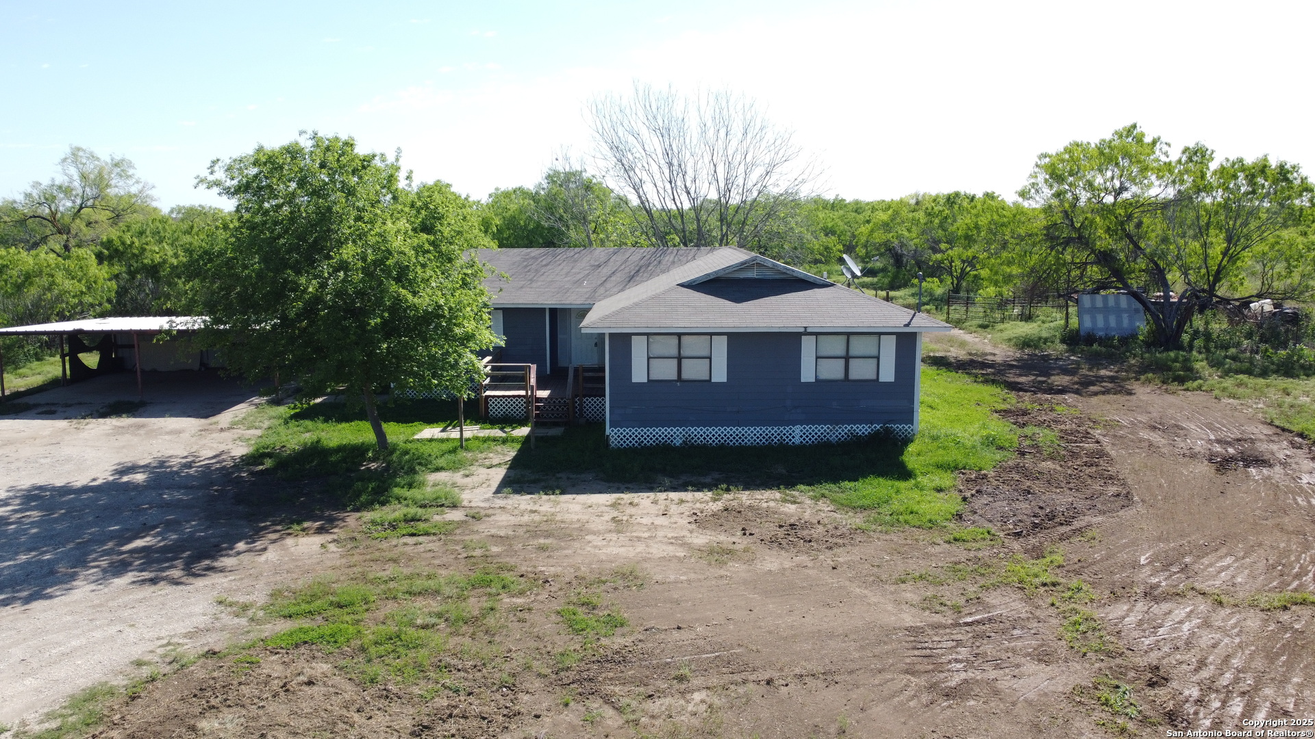 18234 Benton City Rd, ,  78073 — photo 1