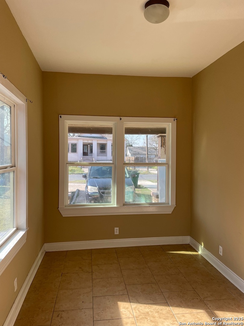 125 GLENWOOD CT, ,  78210 — photo 1