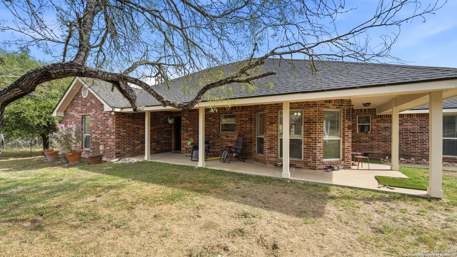 195 Cheyenne, Kingsbury, TX 78638 — photo 1