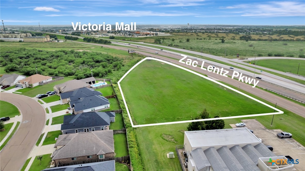 6201 NE Zac Lentz Parkway, Victoria, TX 77904 — photo 1