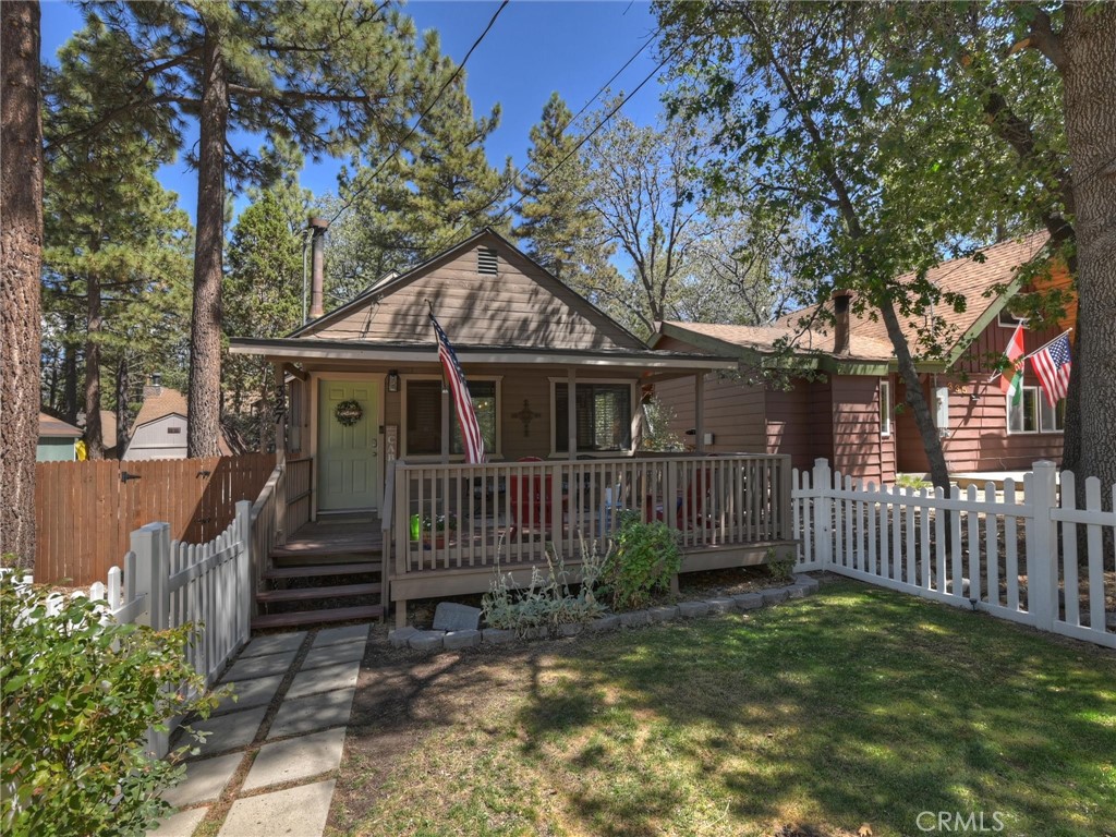 327 Wabash, Sugarloaf, CA 92386 — photo 1