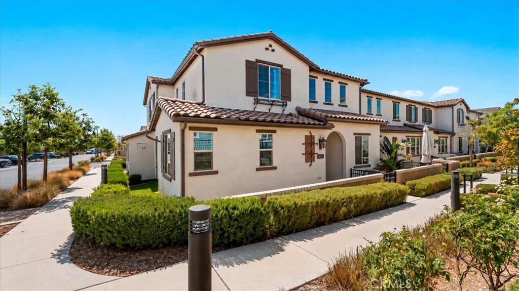 5604 Altamura way 1, Fontana, CA 92336 — photo 1