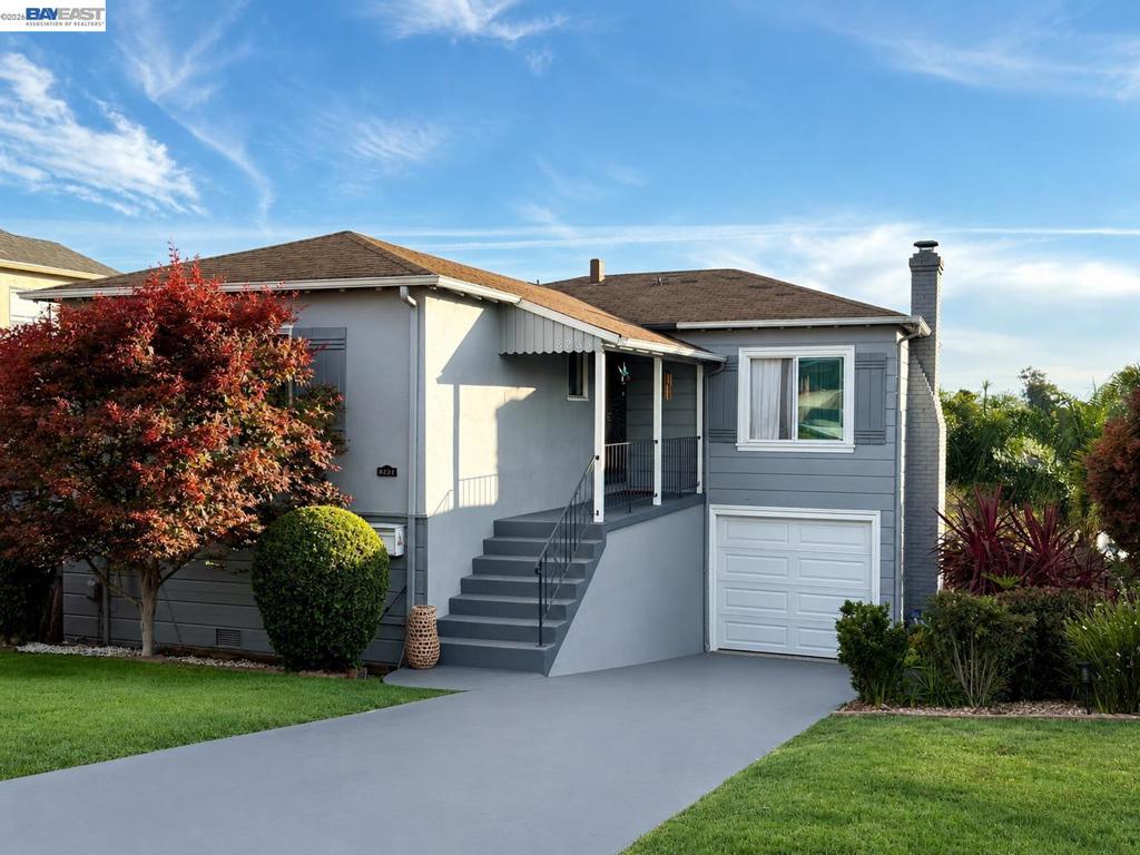 8233 Golf Links Rd, Oakland, CA 94605 — photo 1