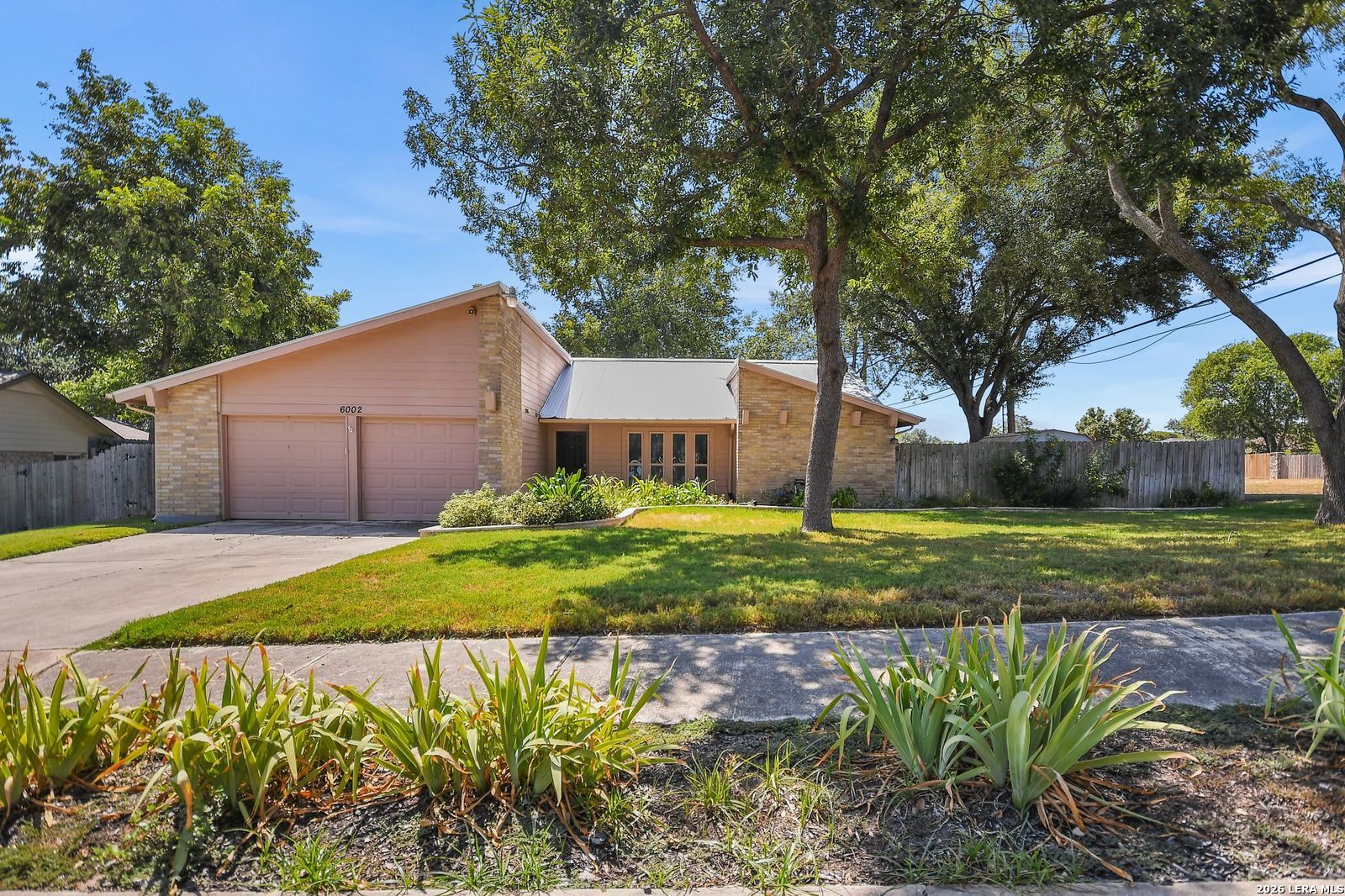 6002 Creekway, San Antonio, TX 78247 — photo 1