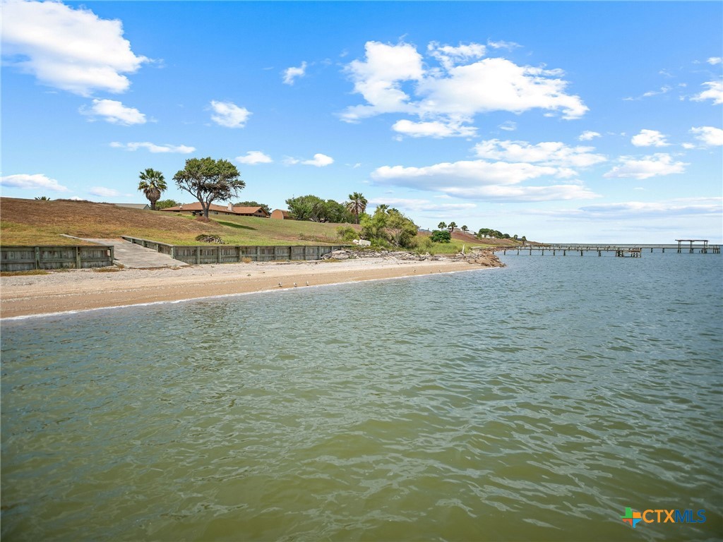 96 Meadowlark, Port Lavaca, TX 77979 — photo 1