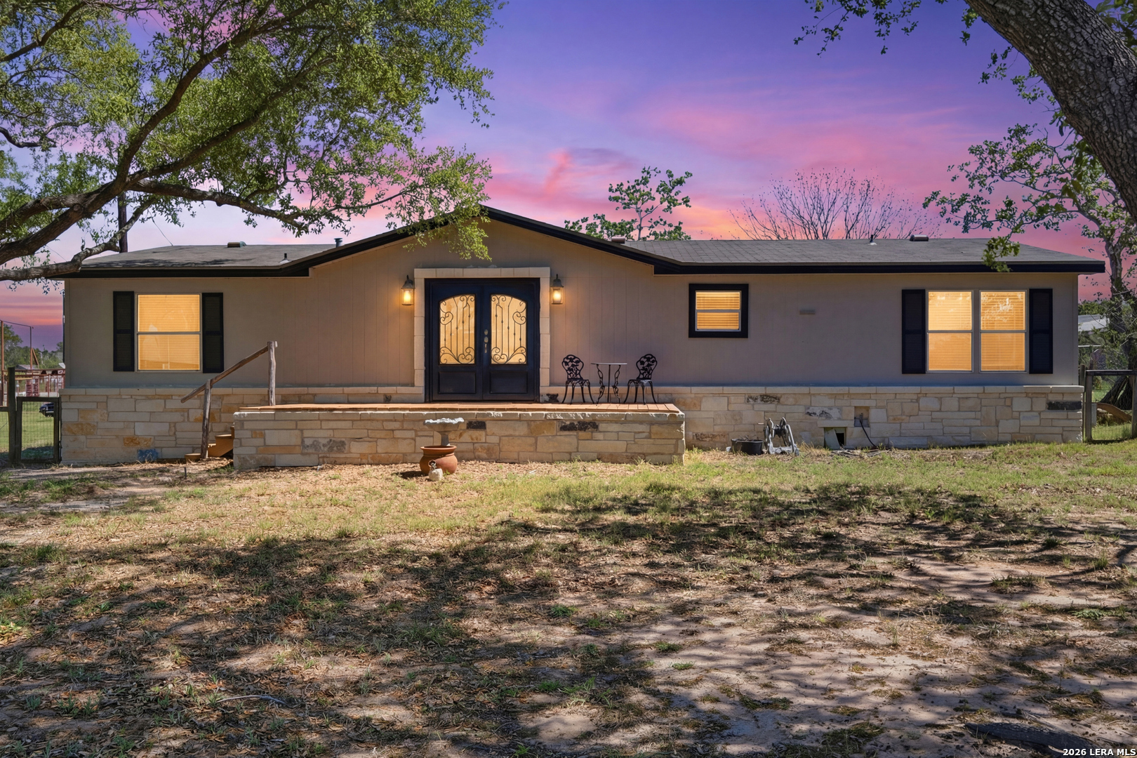 205 Creekview Dr, ,  78114 — photo 1