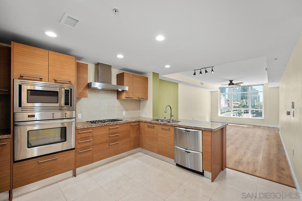 1431 Pacific Hwy 406, San Diego, CA 92101 — photo 1