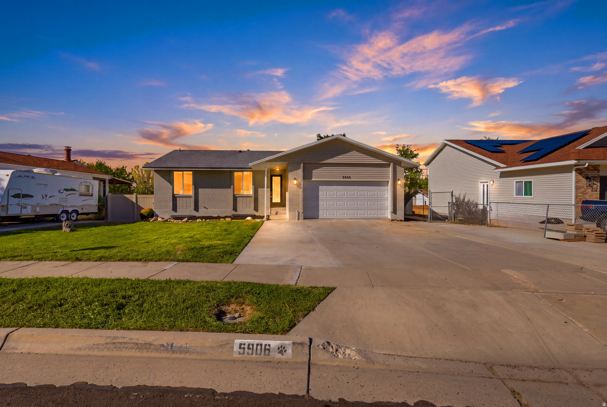 5906 W ZINA CIR