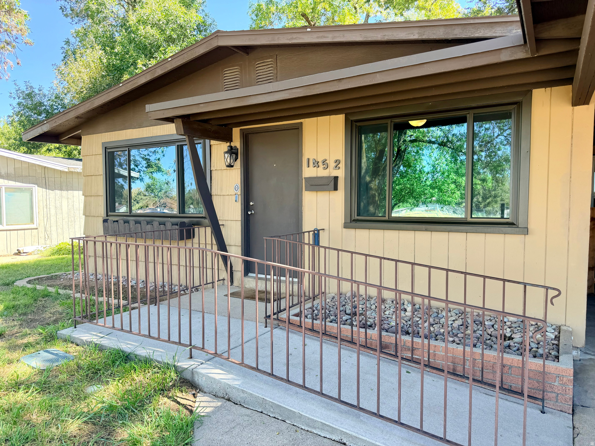 1452 N 475 W