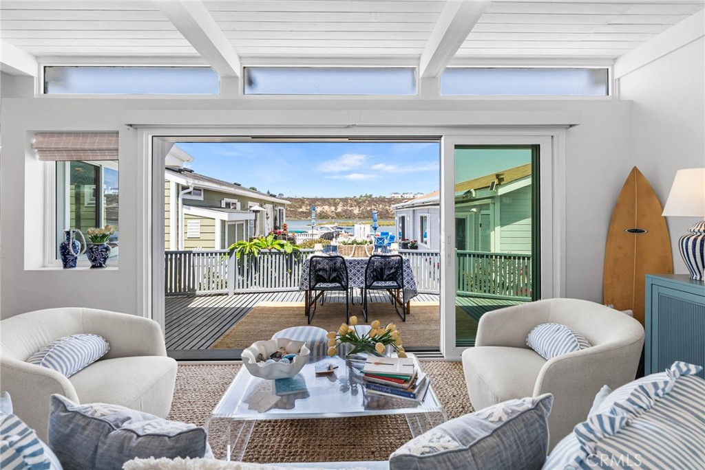 8 Saratoga, Newport Beach, CA 92660 — photo 1