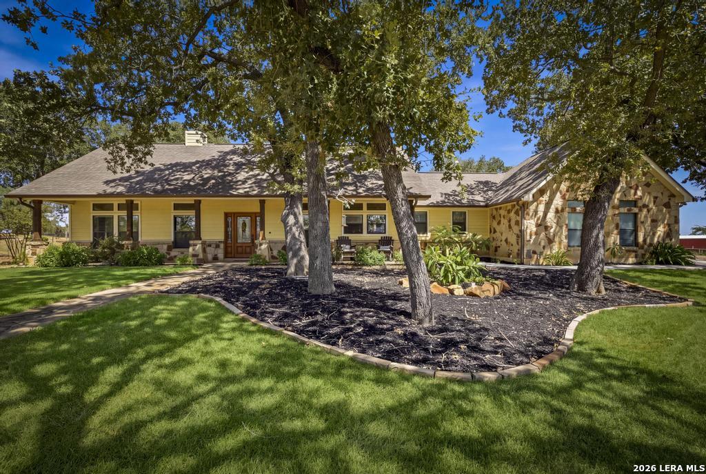 15 Post Oak Rd, La Vernia, TX 78121 — photo 1